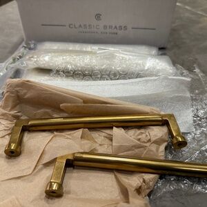 Classic Brass Cabinet Hardware, Five Pulls, 6 inch, Apres Collection, NEW